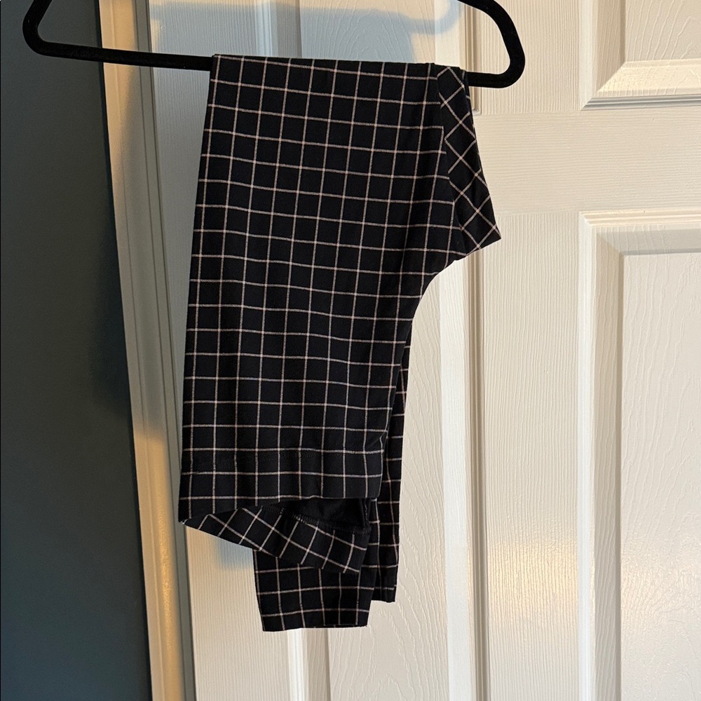 Old Navy Black and White Plaid Pants